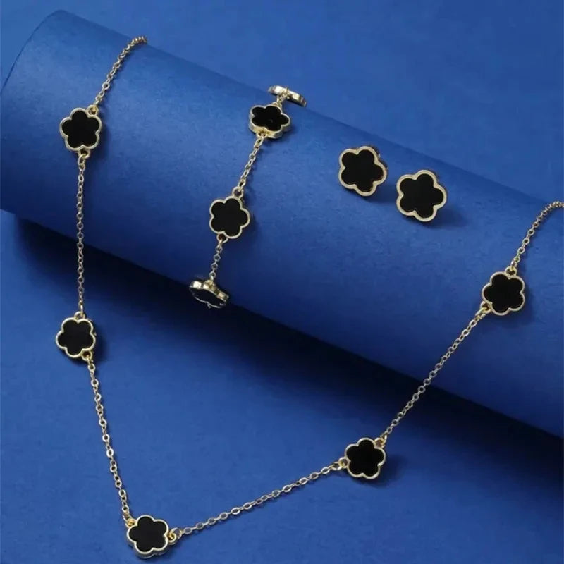 Elegant black clover Necklace for woman
