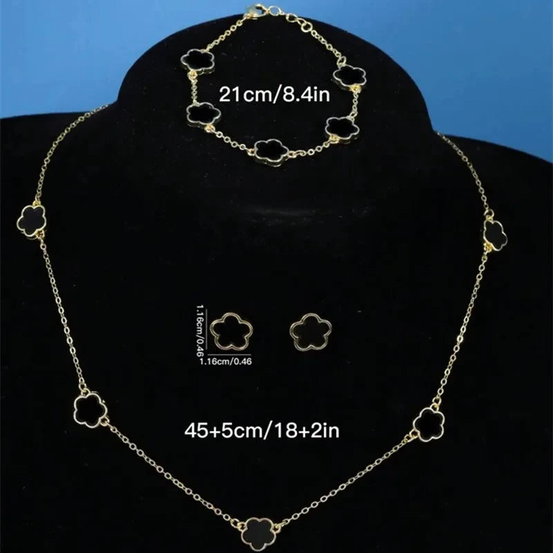 Elegant black clover Necklace for woman