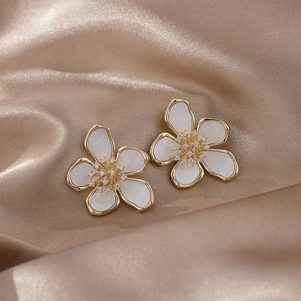 ZAKOL Temperament Flower Earrings