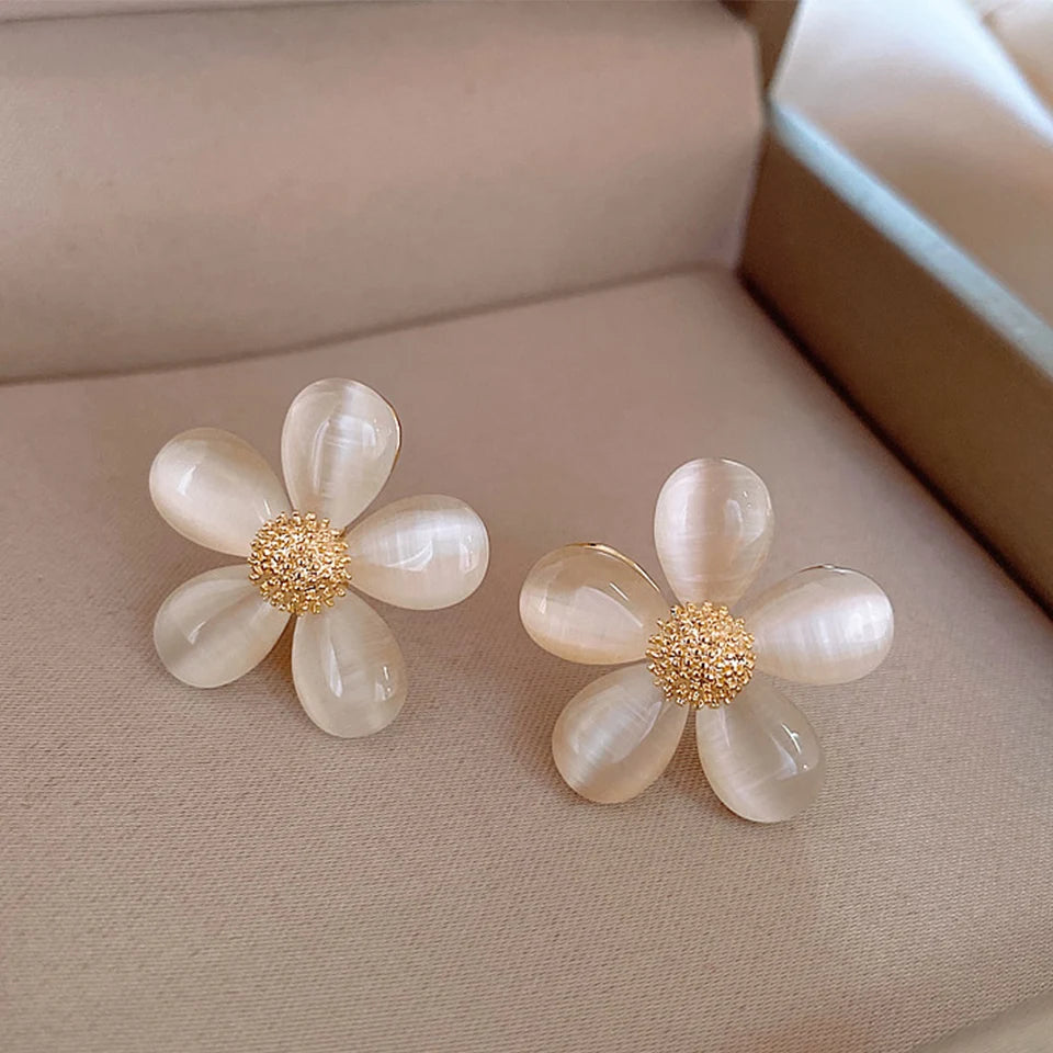 ZAKOL Temperament Flower Earrings