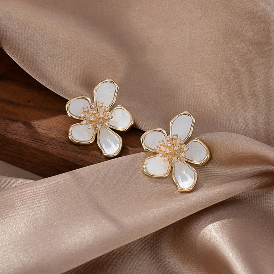 ZAKOL Temperament Flower Earrings
